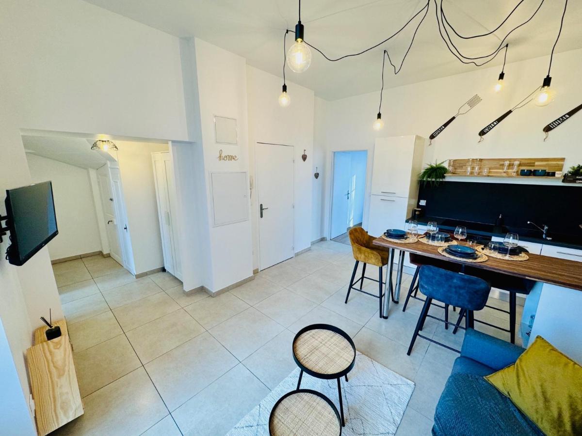 Chaleureux T2 Proche Gare Appartement Bourgoin-Jallieu Buitenkant foto